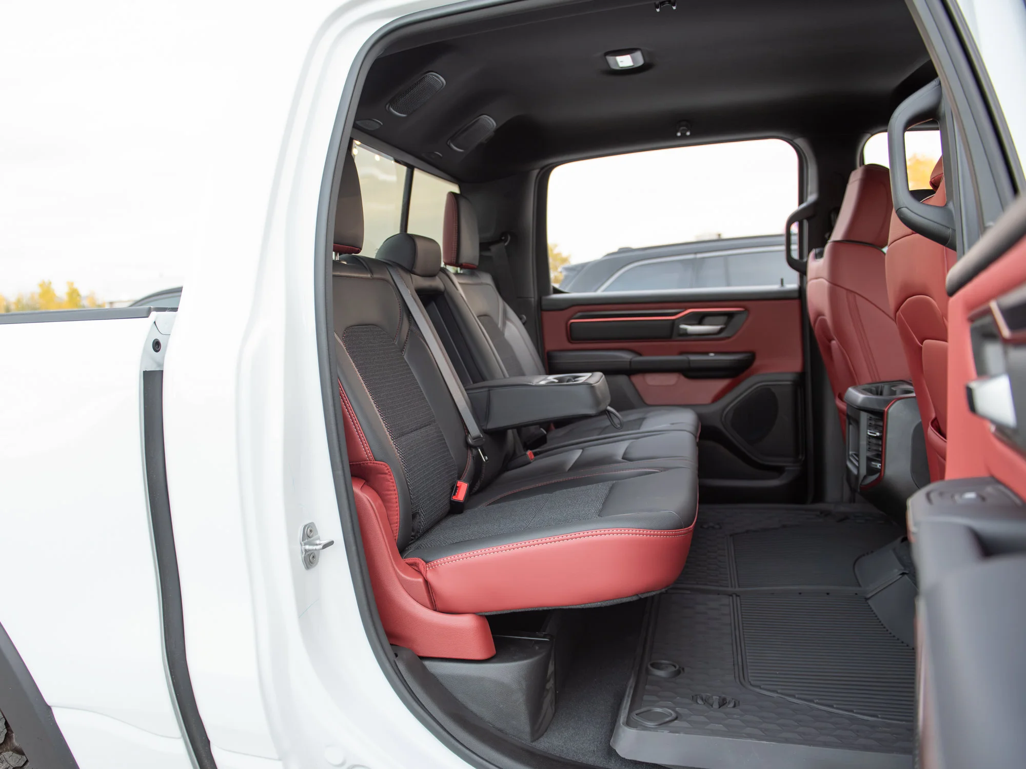 New 2026 White RAM Rebel* Crew Cab 4x4, Heated Seats/Wheel, 33 Inch A/T Tires, Rear Locking Diff image 23