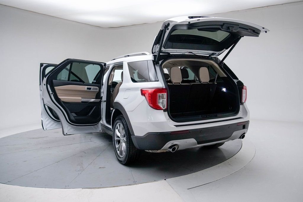 Used 2023 White Ford Limited image 19