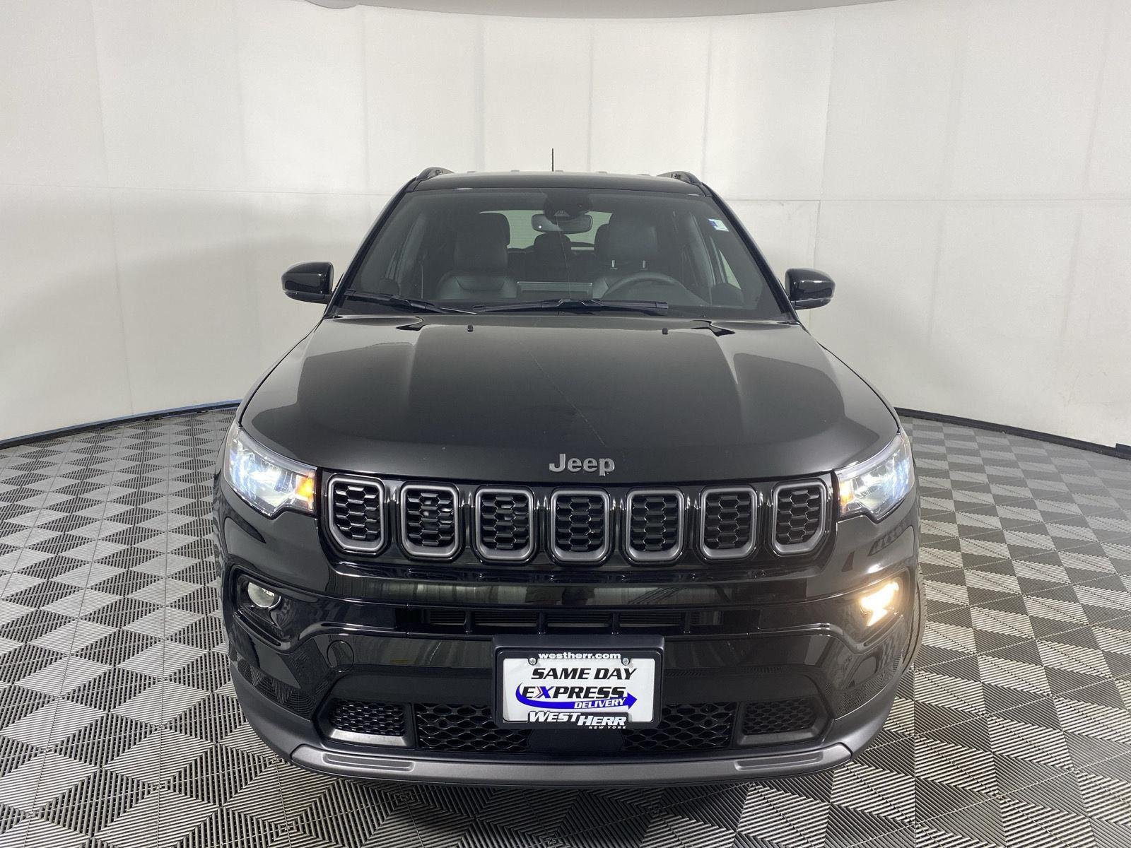 Used 2026 Diamond Black Crystal Pearlcoa Jeep Limited image 2
