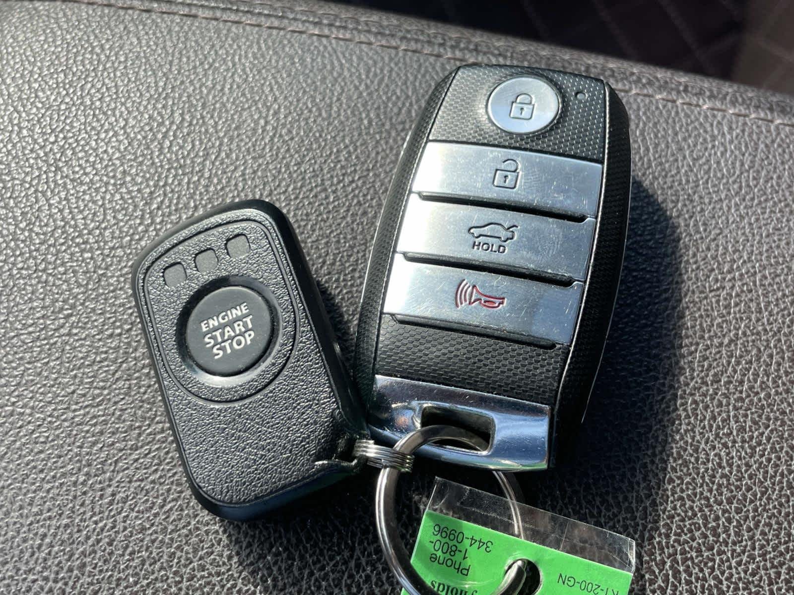 Used 2019 Snow White Pearl Kia SX image 4