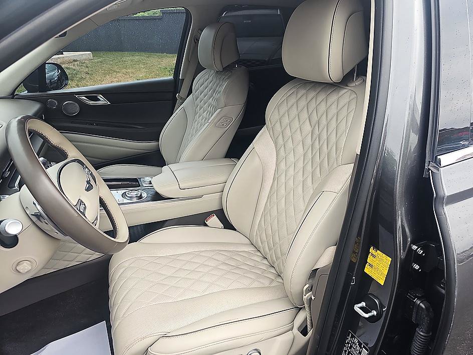 Certified Used 2023 Himalayan Gray Genesis 3.5T Prestige image 17