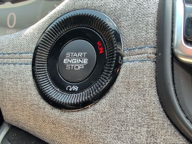 Used 2024 White Jeep Latitude image 18