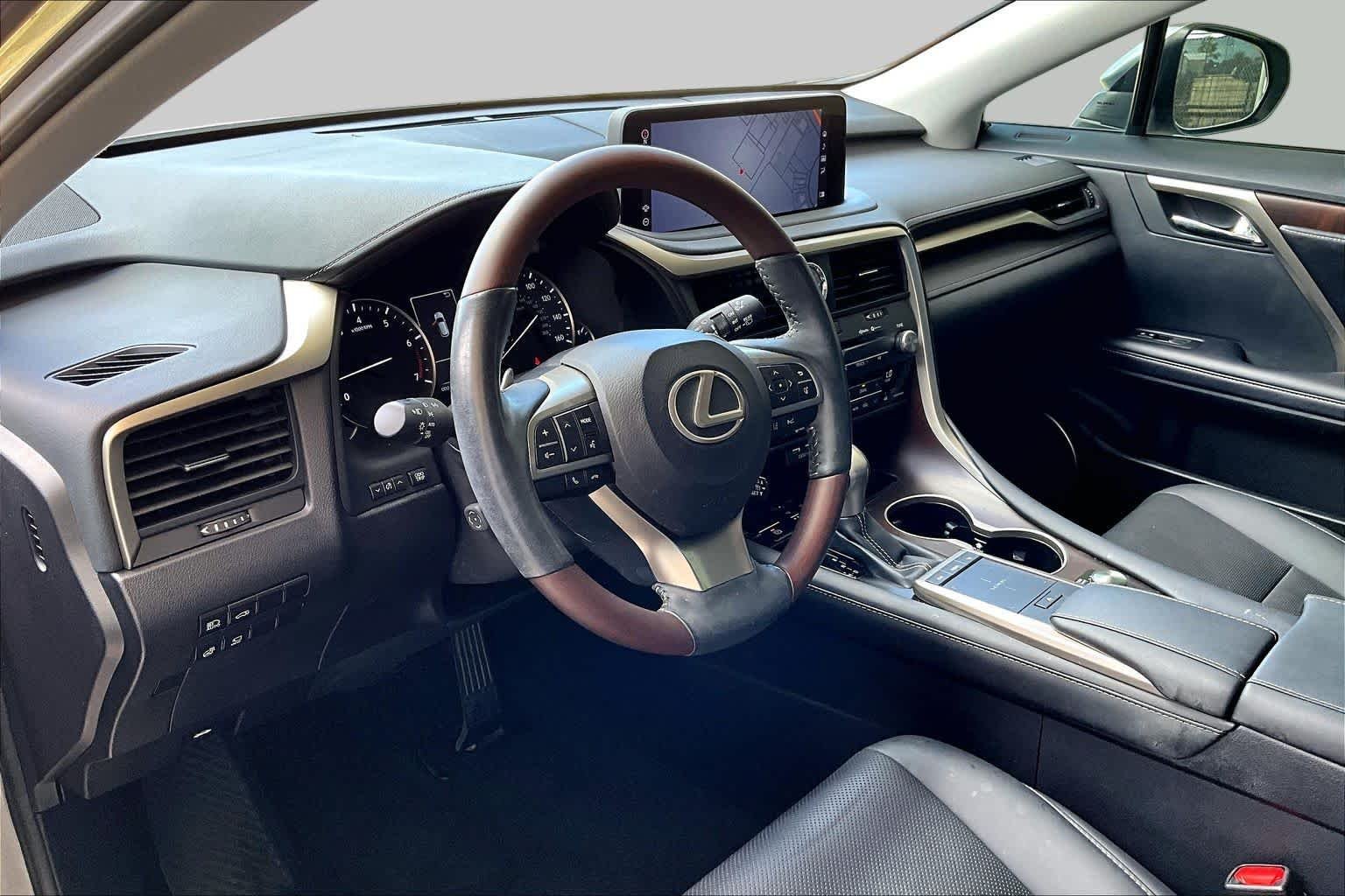 Used 2020 Atomic Silver Lexus  image 18