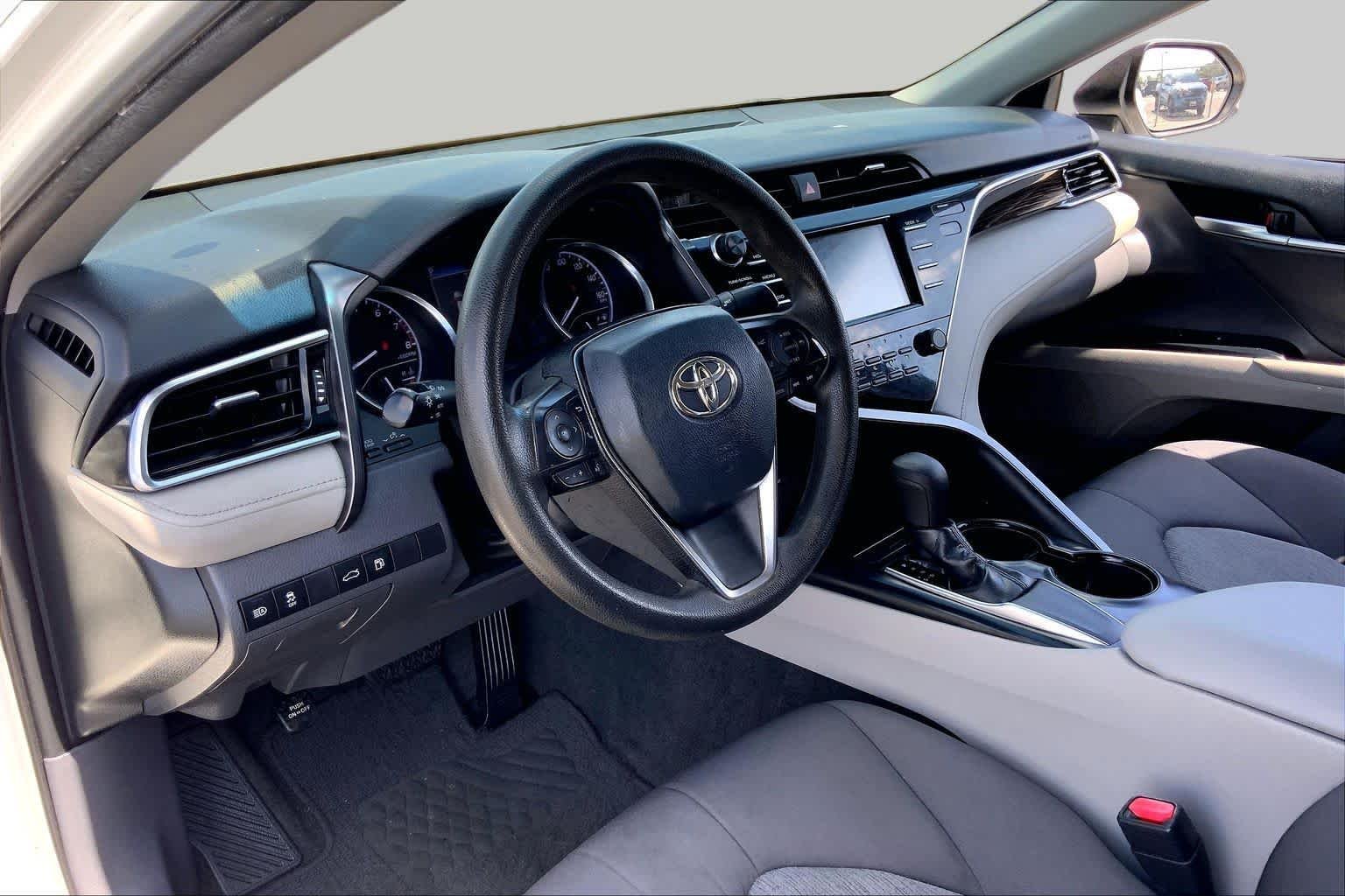 Used 2018 Super White Toyota LE image 17