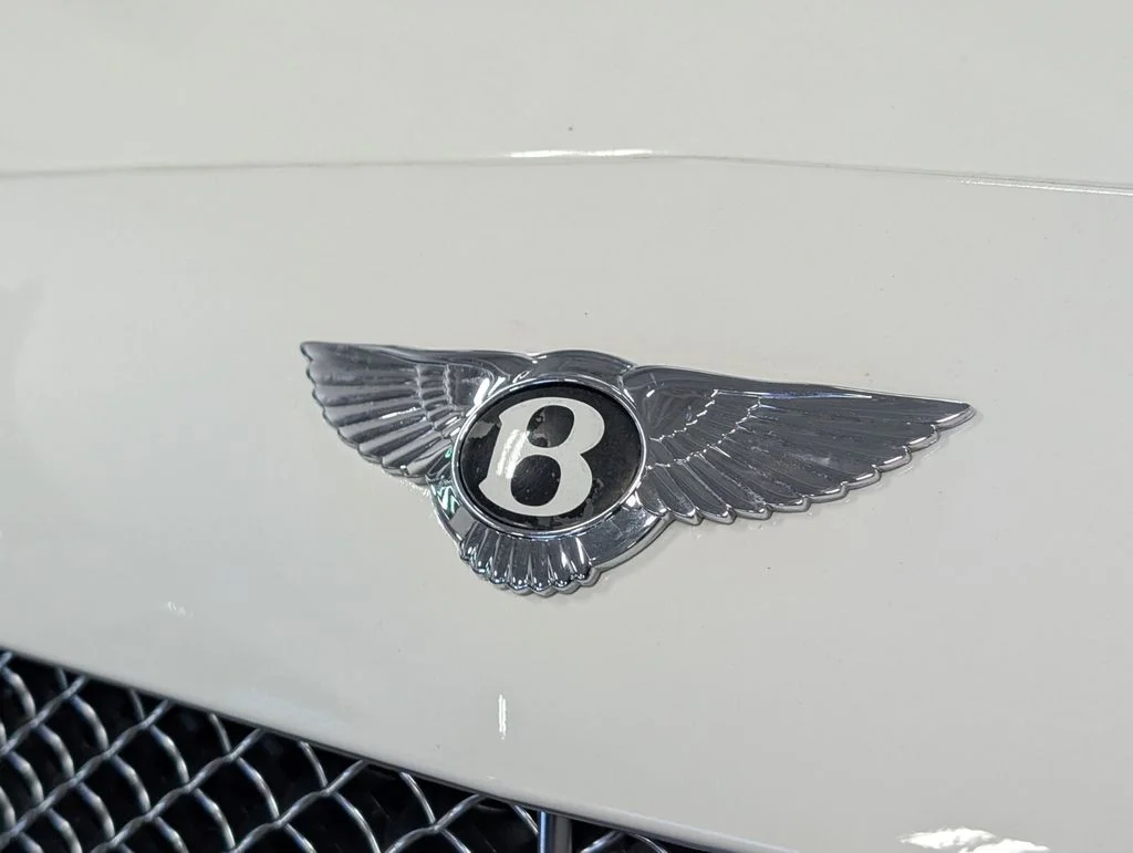 Used 2008 White Bentley Base image 9