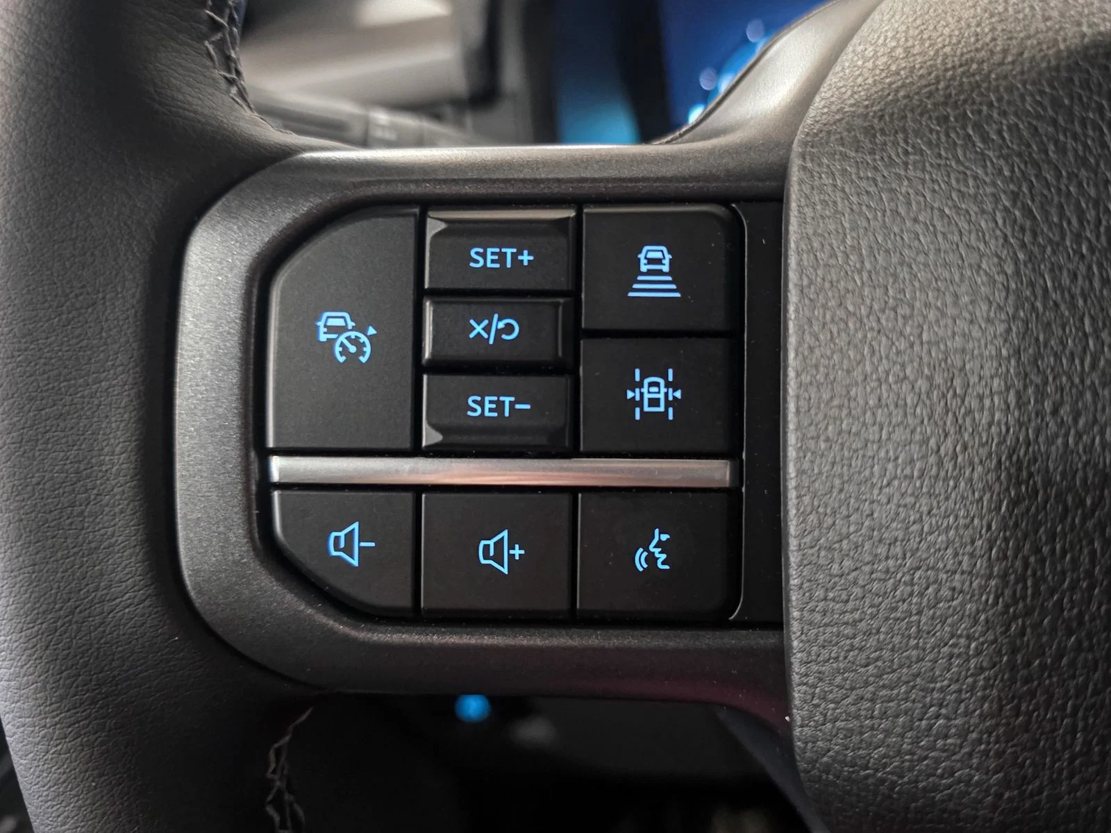 2025 Ford F-150 XLT - Photo 40
