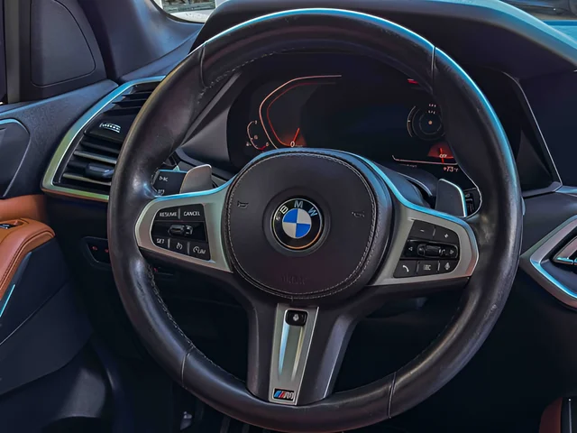 Used 2019 White BMW xDrive40i image 13