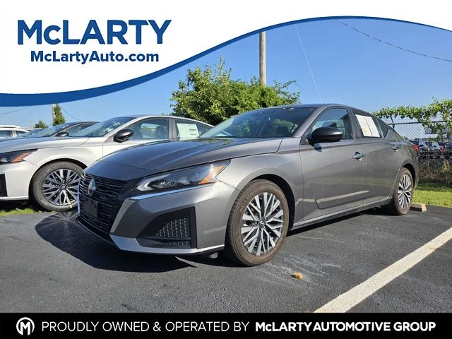 Used 2025 Gray Nissan 2.5 SV image 1