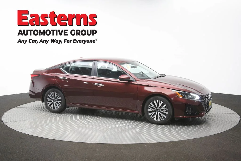 Used 2023 Red Nissan 2.5 SV image 47