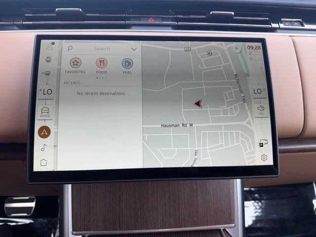 New 2026 Eiger Grey Land Rover SE image 20
