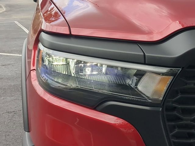 New 2026 Molten Red Pearl-Coat Exterior Paint RAM Rebel image 10