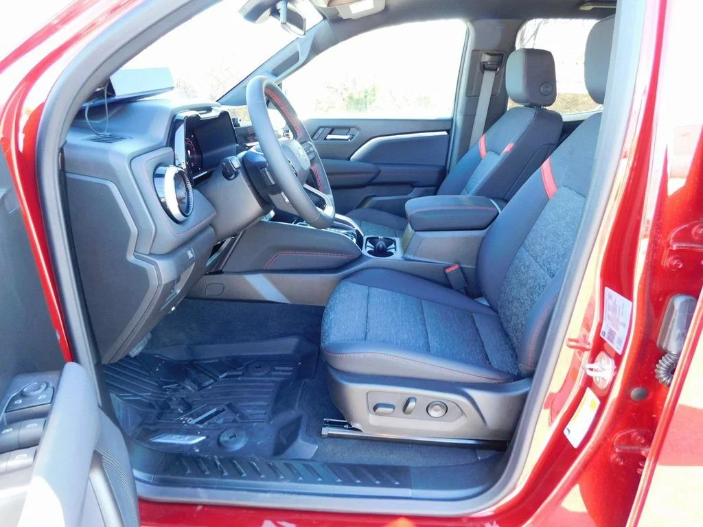2026 Chevrolet Colorado Z71 - Photo 16
