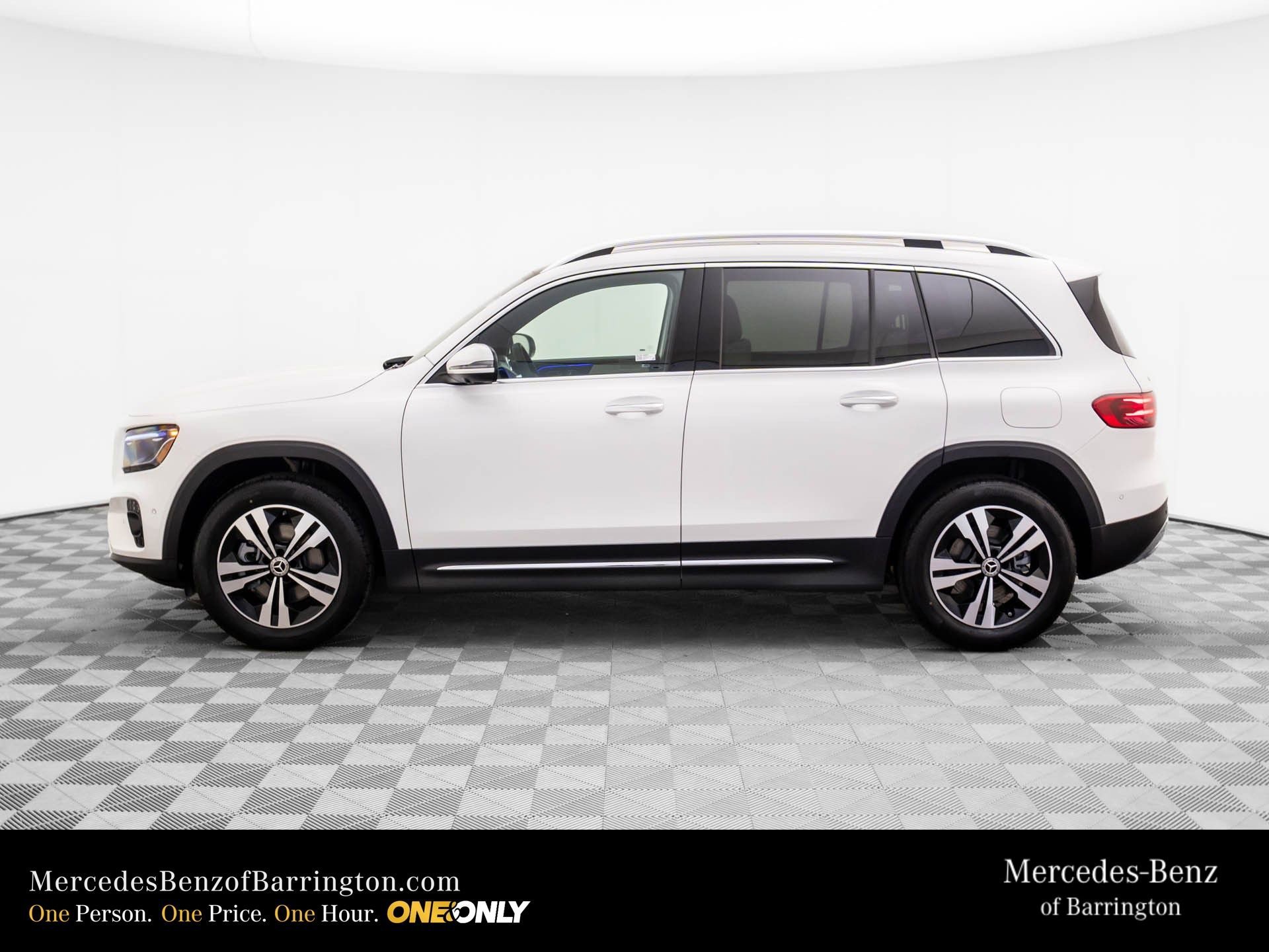 New 2026 Polar White Mercedes-Benz GLB 250 image 43