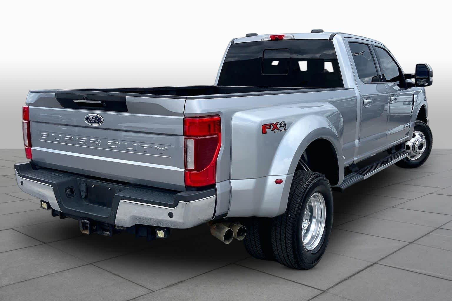 Used 2022 Iconic Silver Metallic Ford LARIAT image 13