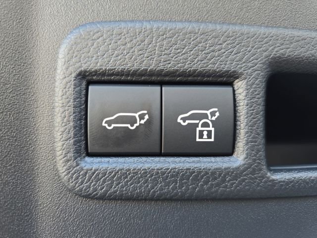 2026 Toyota bZ XLE - Photo 13