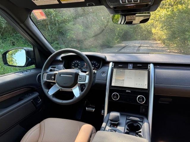 New 2026 Santorini Black Land Rover Dynamic SE image 30