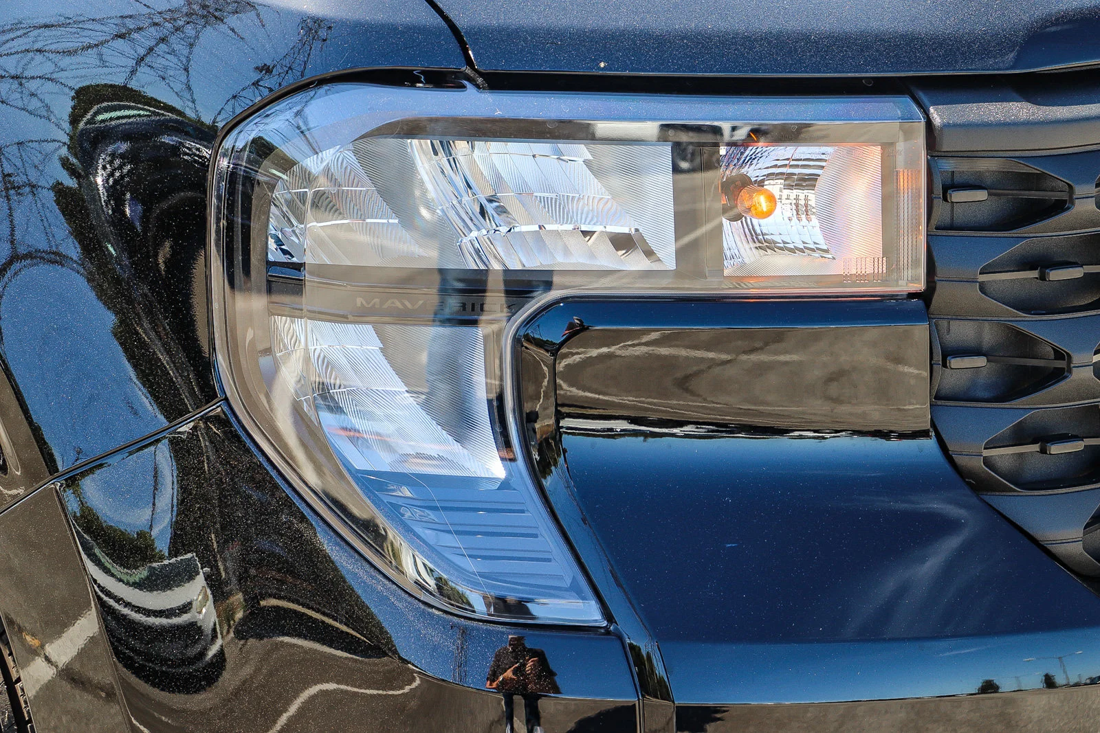 New 2026 Shadow Black Ford XLT image 4