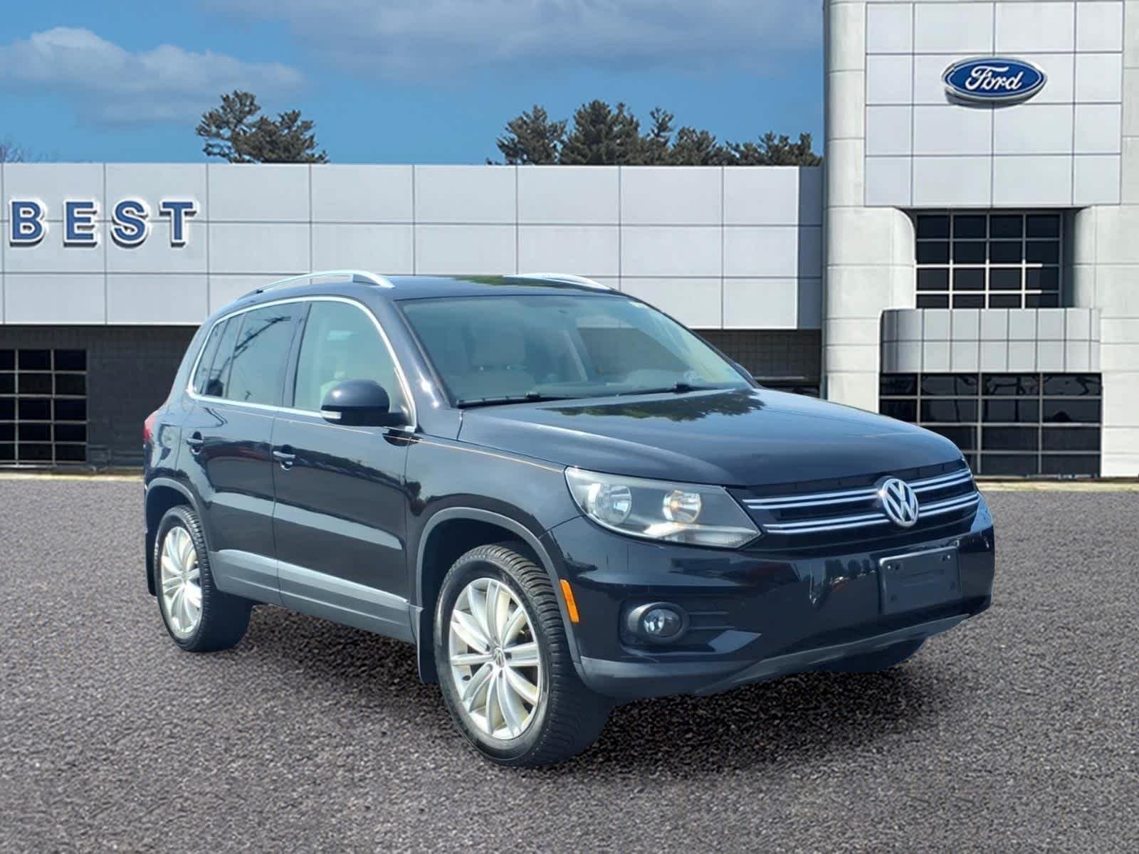 Used 2013 Deep Black Metallic Volkswagen SE w/Sunroof & Nav image 9
