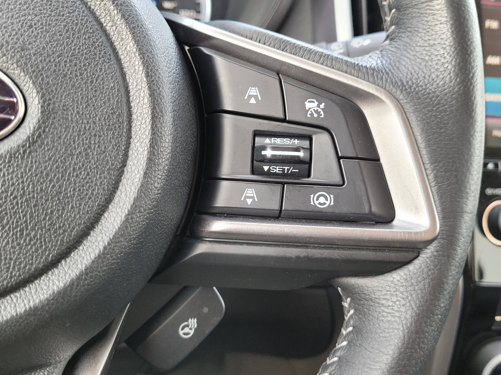 Used 2022 Crystal White Pearl Subaru Limited image 8