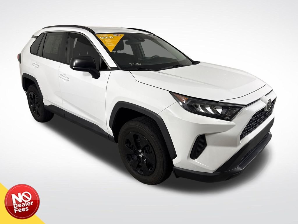 2020 Toyota RAV4 LE FWD's photo