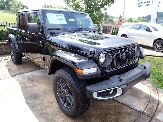 2025 Jeep Gladiator Sport S photo 4