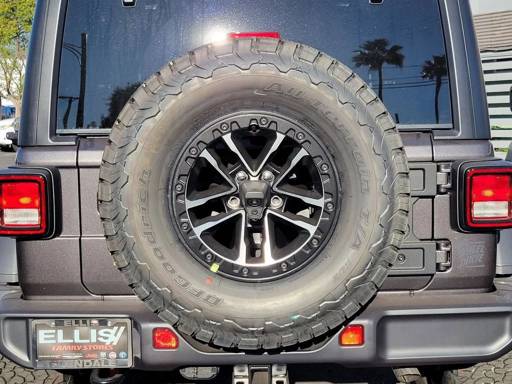 New 2026 Granite Crystal Metallic Clear-Coat Exterior Paint Jeep Willys image 19