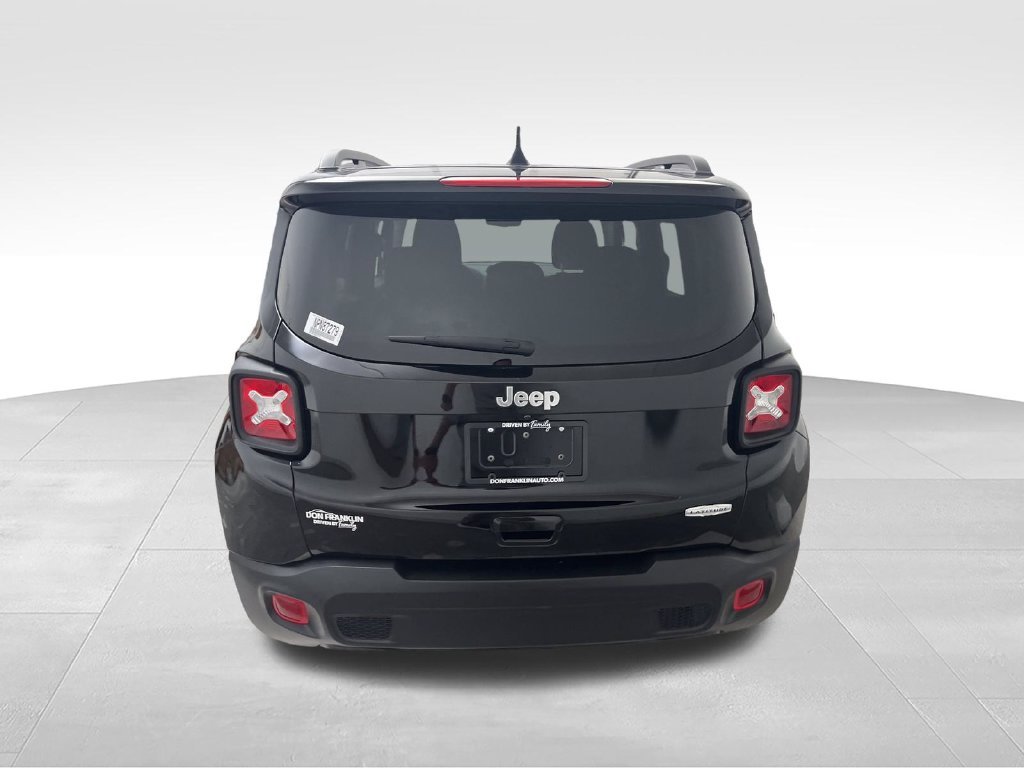 Used 2022 Black Jeep Latitude image 4