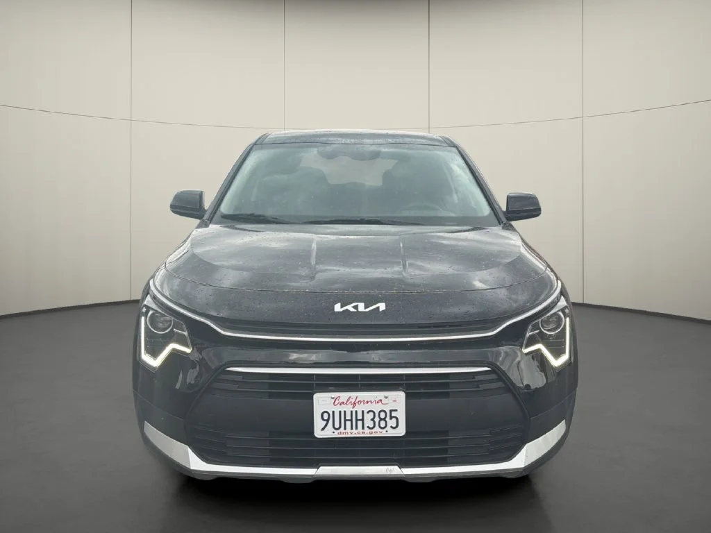 Used 2025 Black Kia LX image 2