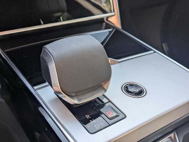 New 2026 Fuji White Land Rover SE image 25