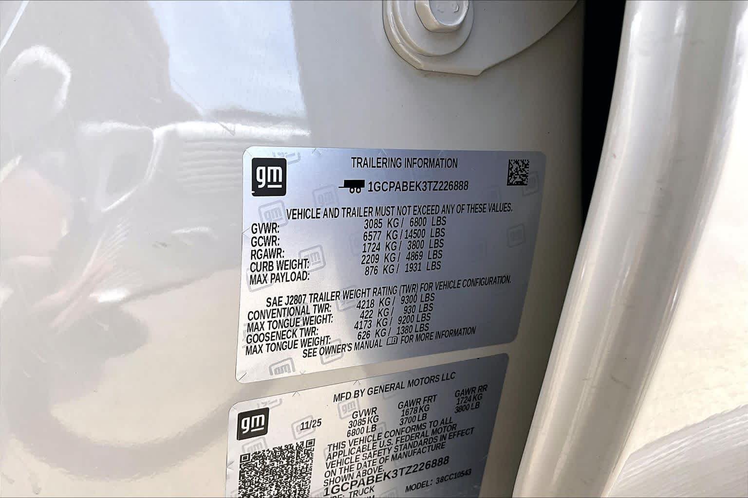 Used 2026 White Sands Chevrolet Custom image 37