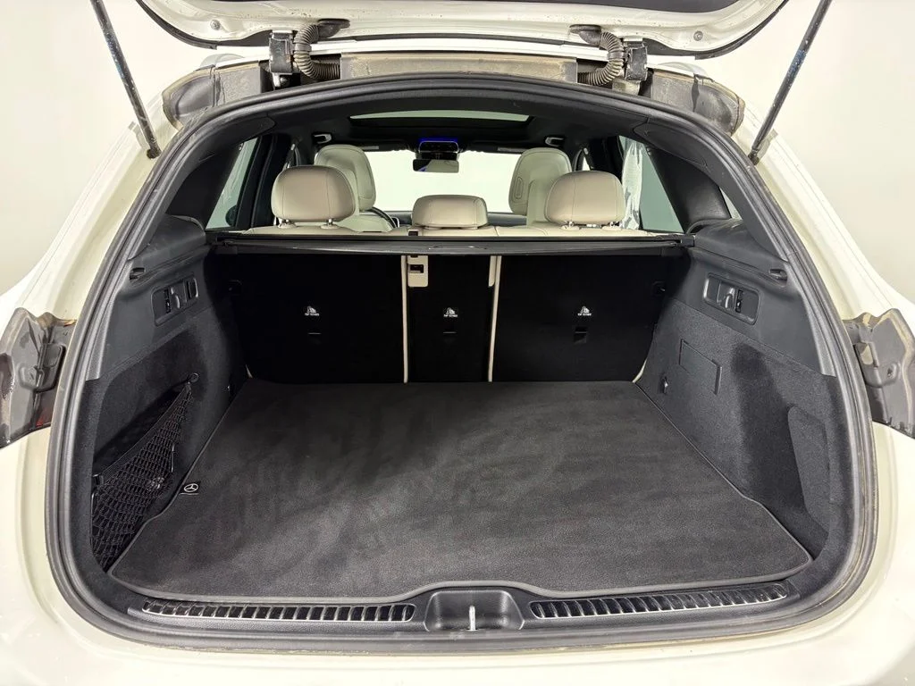 Certified Used 2025 White Mercedes-Benz GLC 300 image 24