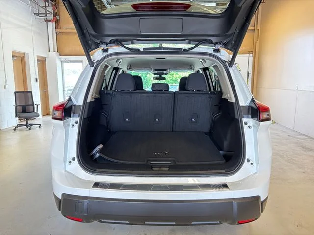 New 2026 Everest White Pearl Tricoat Nissan SV image 17