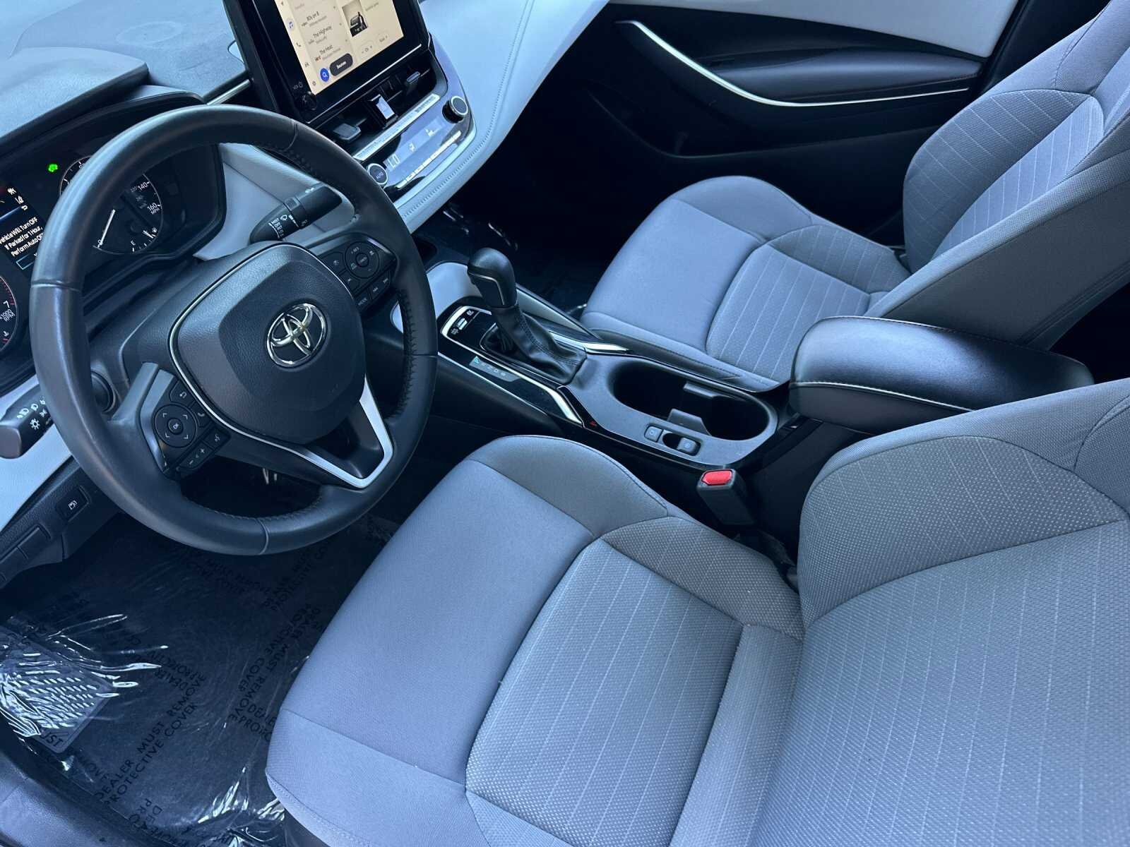 Used 2024 Pearl Toyota SE 4D Sedan image 10