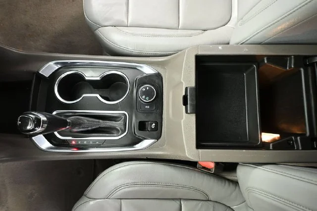 Used 2018 Gray Chevrolet 3LT image 27