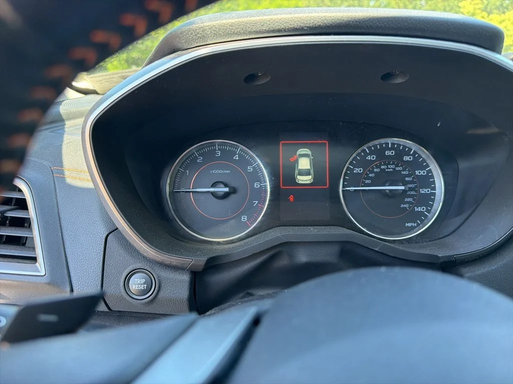 Used 2019 Gray Subaru 2.0i Limited image 12