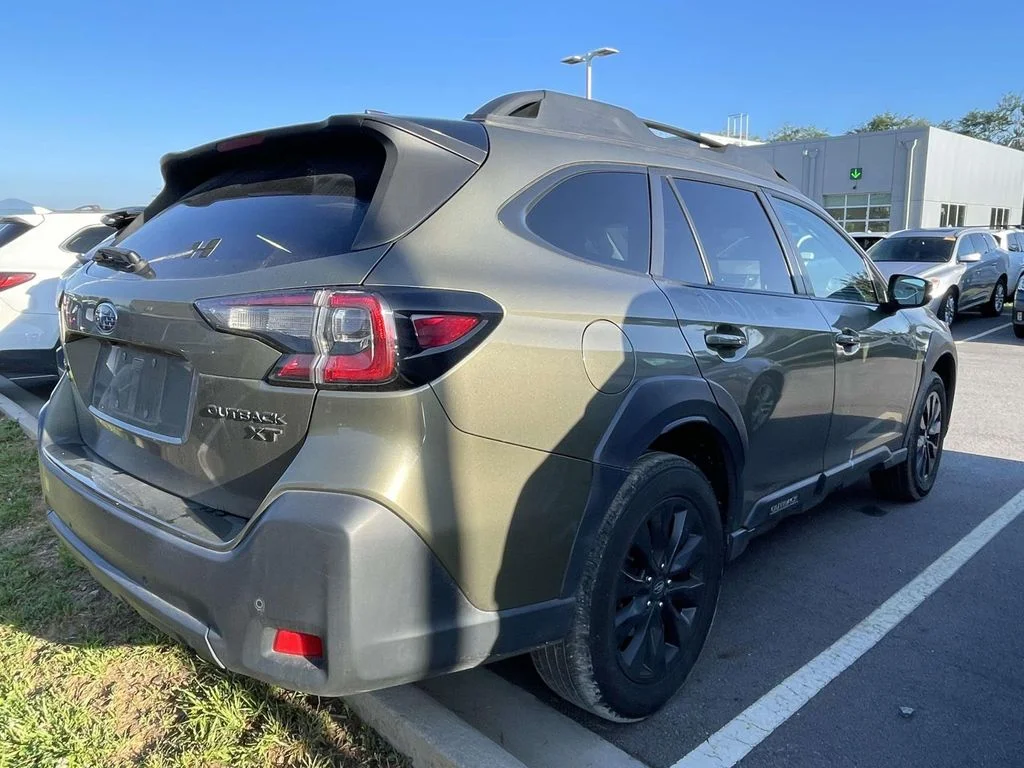 Used 2023 Autumn Green Metallic Subaru Onyx Edition XT image 5