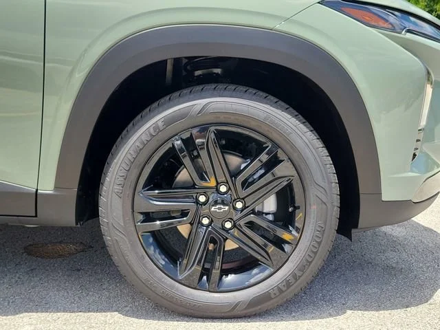 New 2026 Cacti Green Chevrolet ACTIV image 5