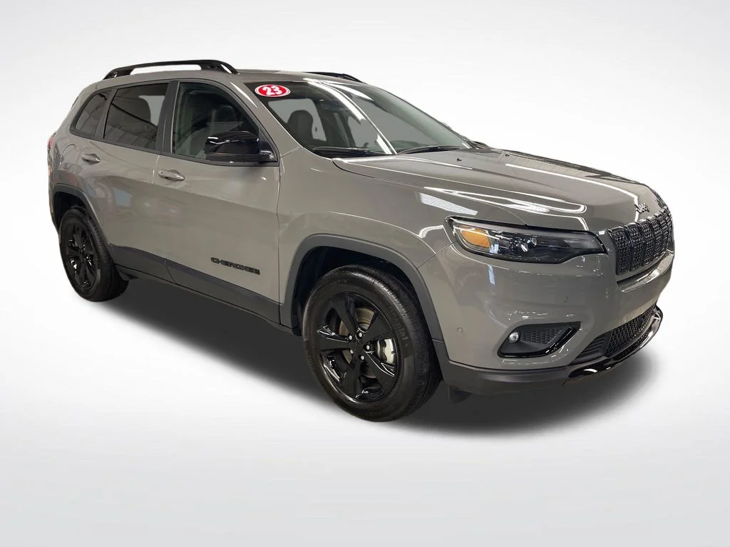 Used 2023 Gray Jeep Altitude image 11