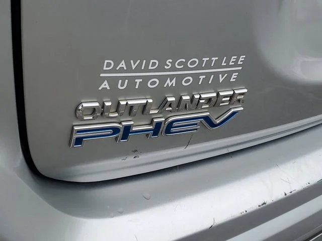 Used 2022 Silver Mitsubishi SEL image 27