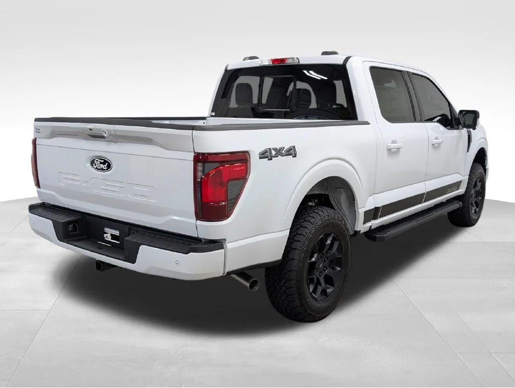 New 2026 Oxford White Ford XLT image 24
