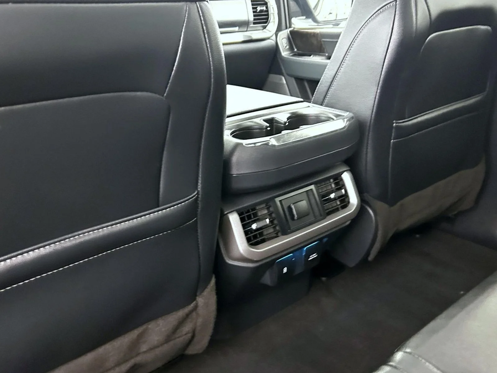 Used 2023 Gray Ford Lariat image 21