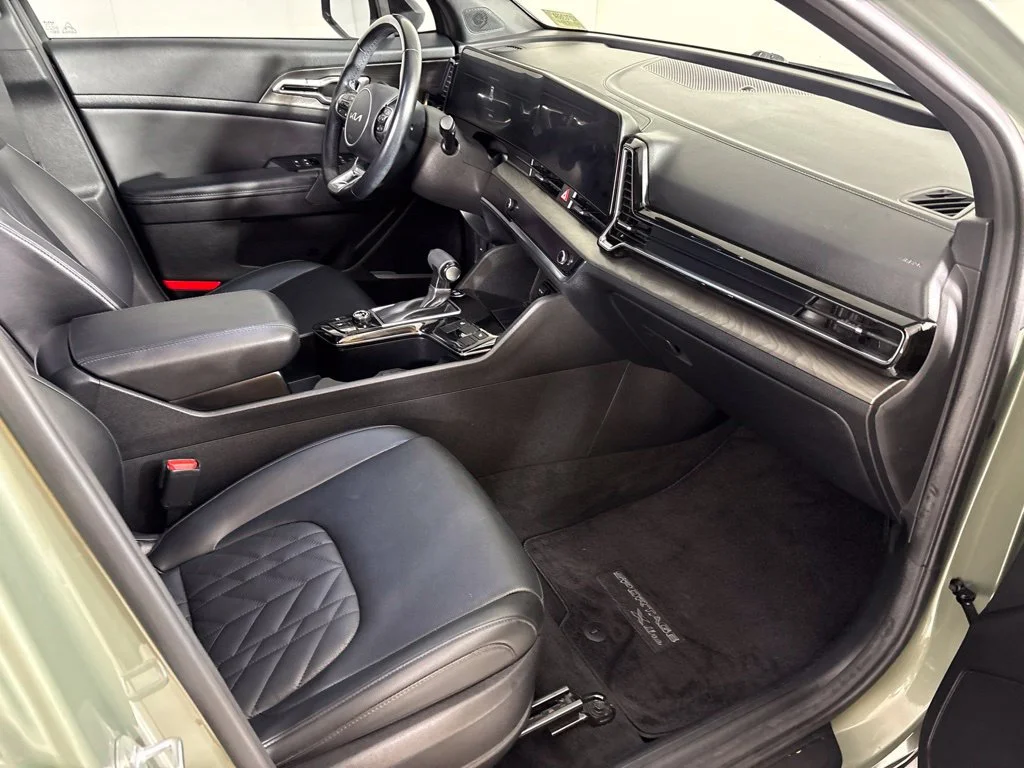 Used 2023 Green Kia X-Line image 17