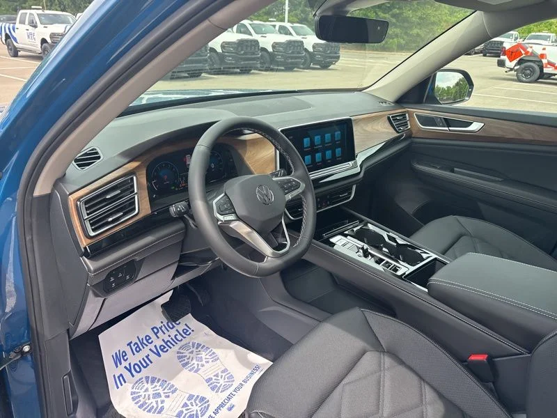 New 2026 Blue Volkswagen 2.0T SE w/Technology image 28