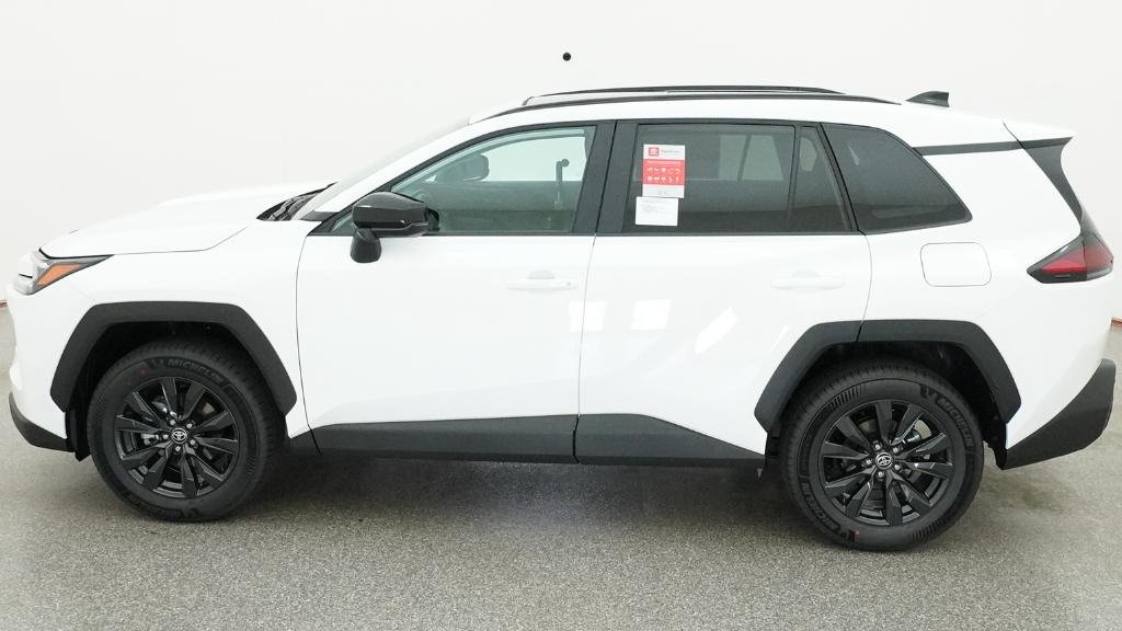 New 2026 Ice Cap Toyota XLE Premium image 9