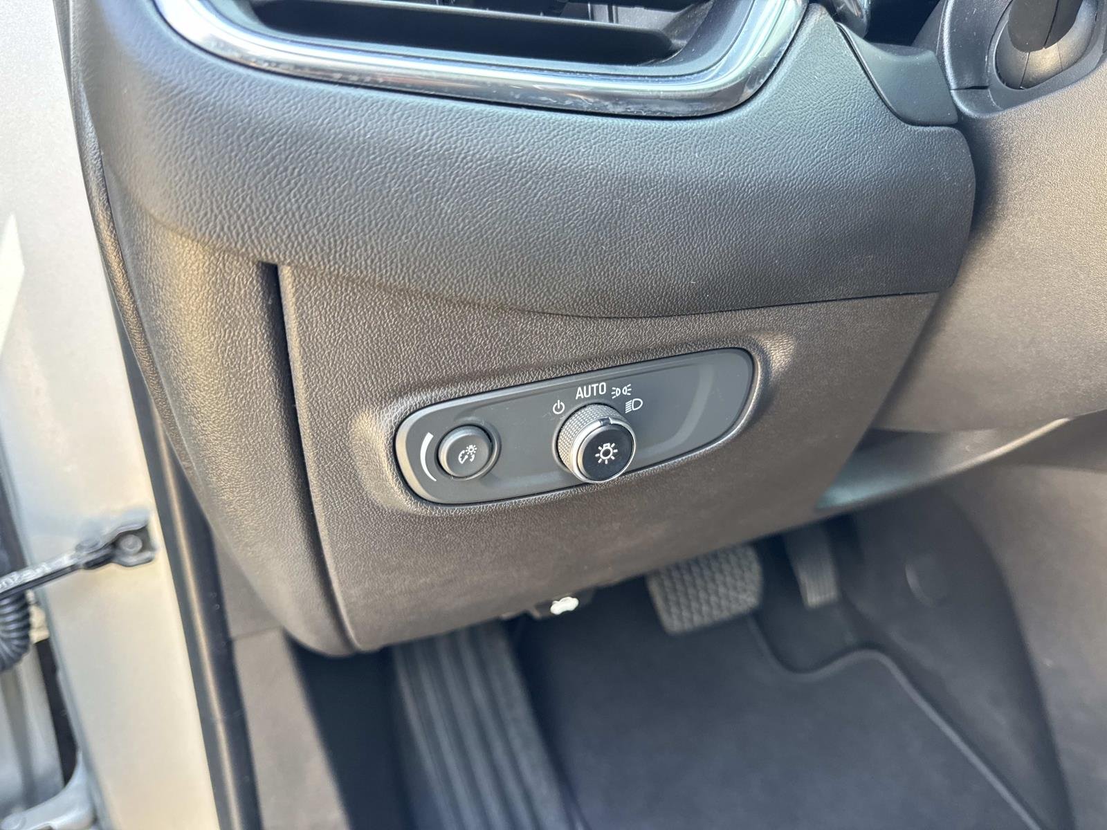 Used 2022 Silver Chevrolet LT image 20