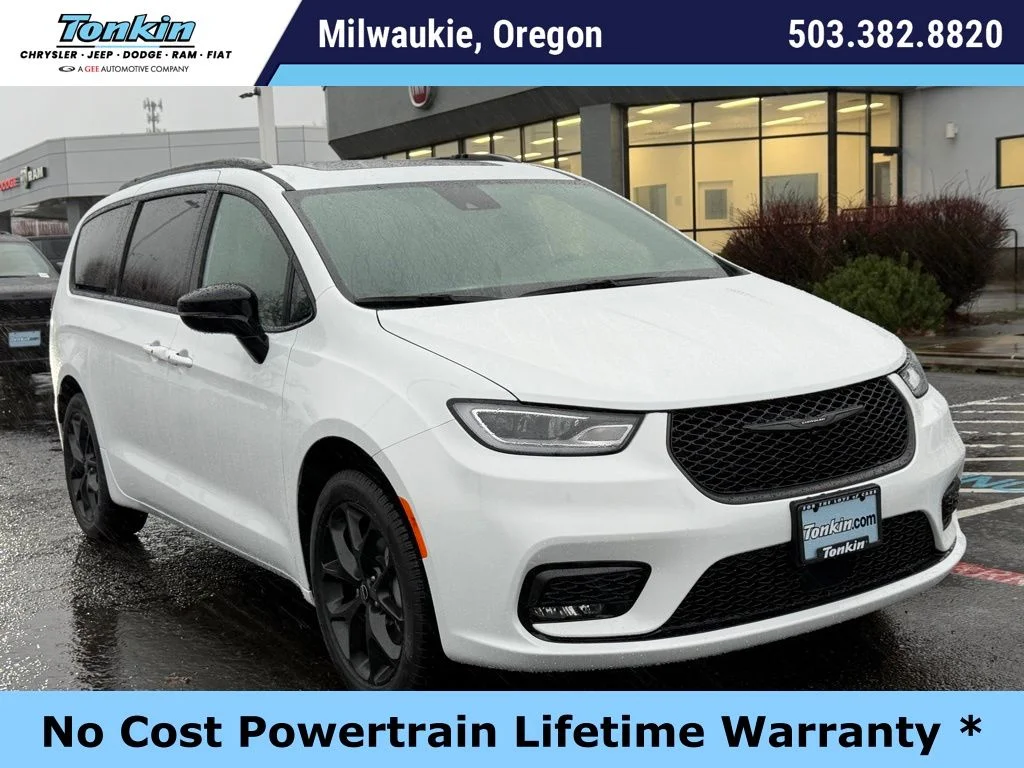 2026 Chrysler Pacifica Limited AWD's photo
