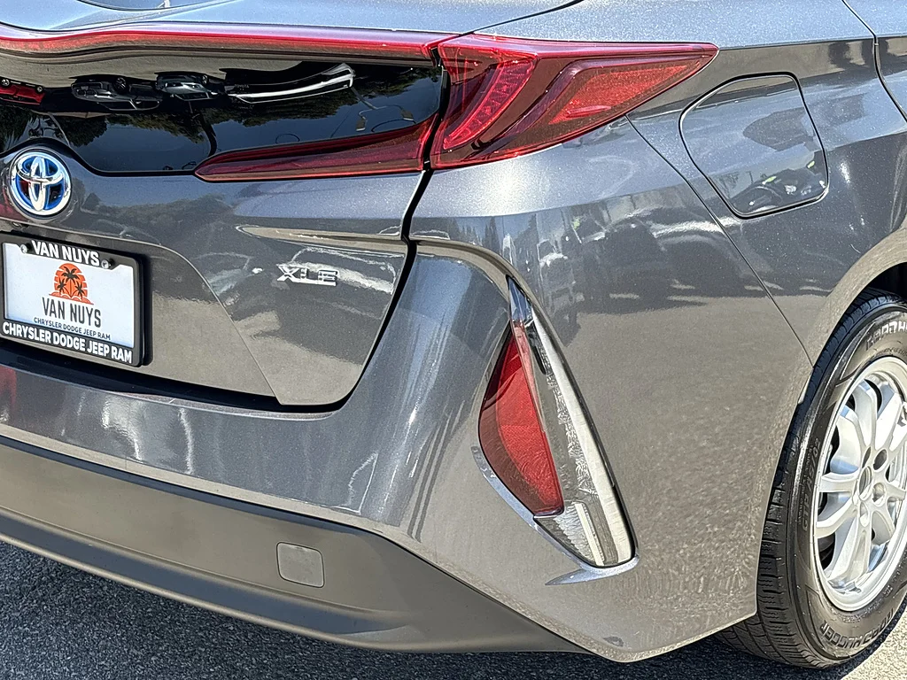 Used 2022 Magnetic Gray Metallic Toyota XLE image 5