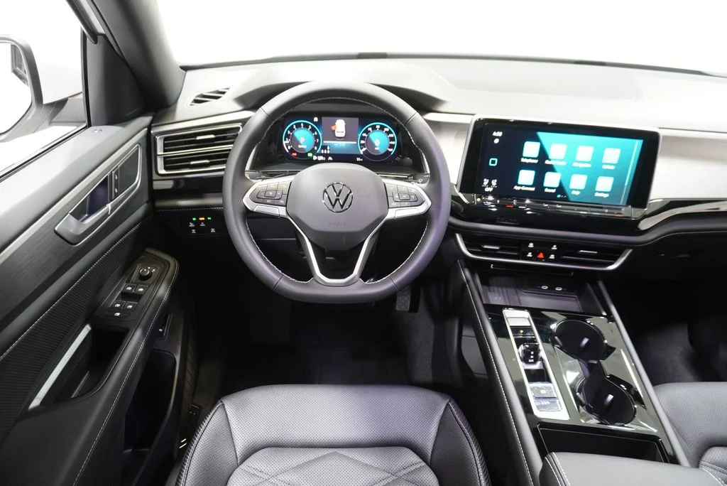 New 2026  Volkswagen SE w/Technology image 12