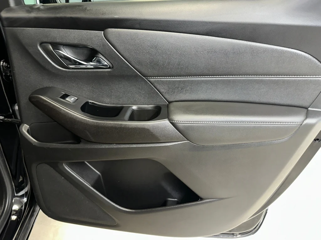 2023 Chevrolet Traverse 1LT - Photo 31
