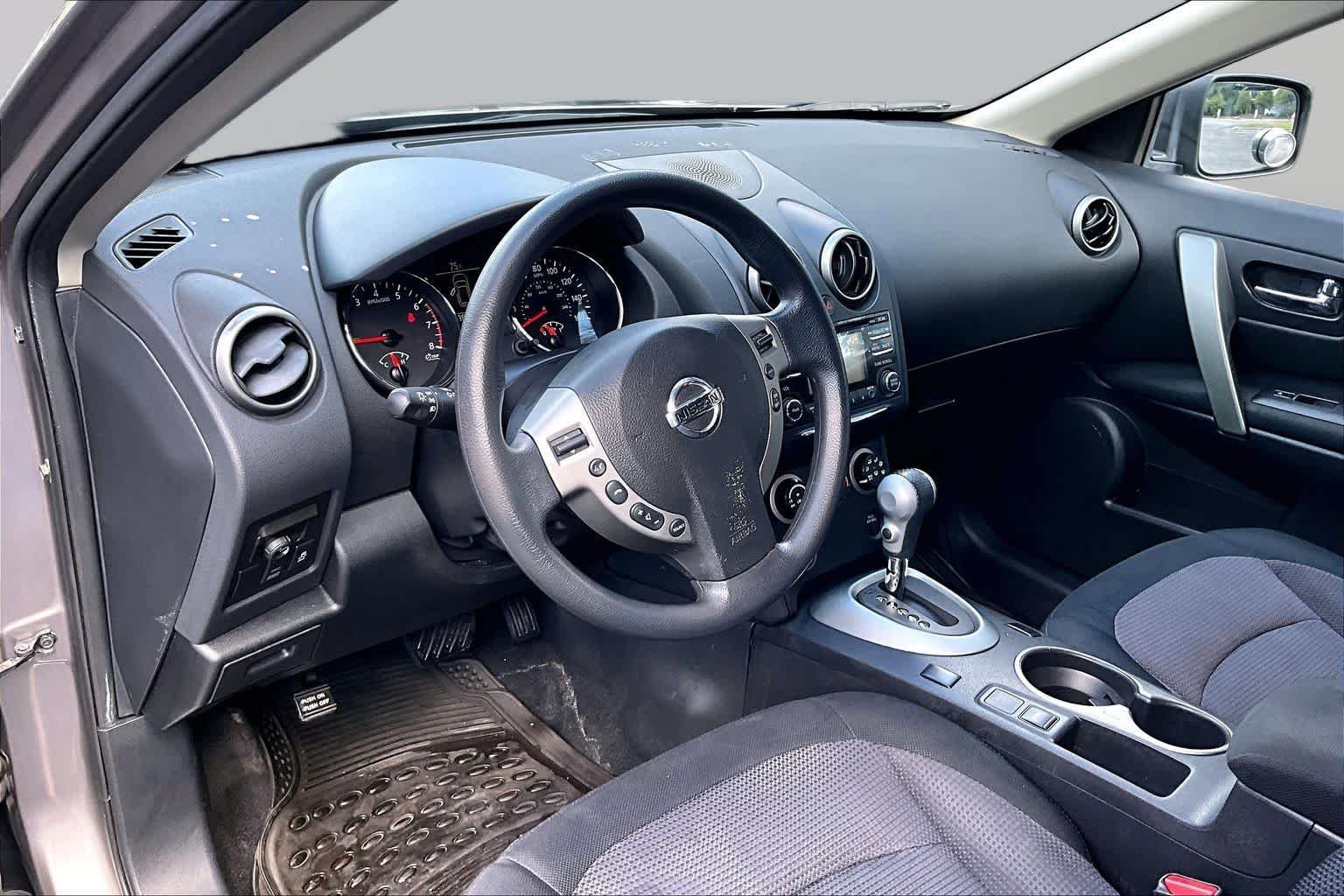 Used 2012 Platinum Graphite Nissan SV image 17